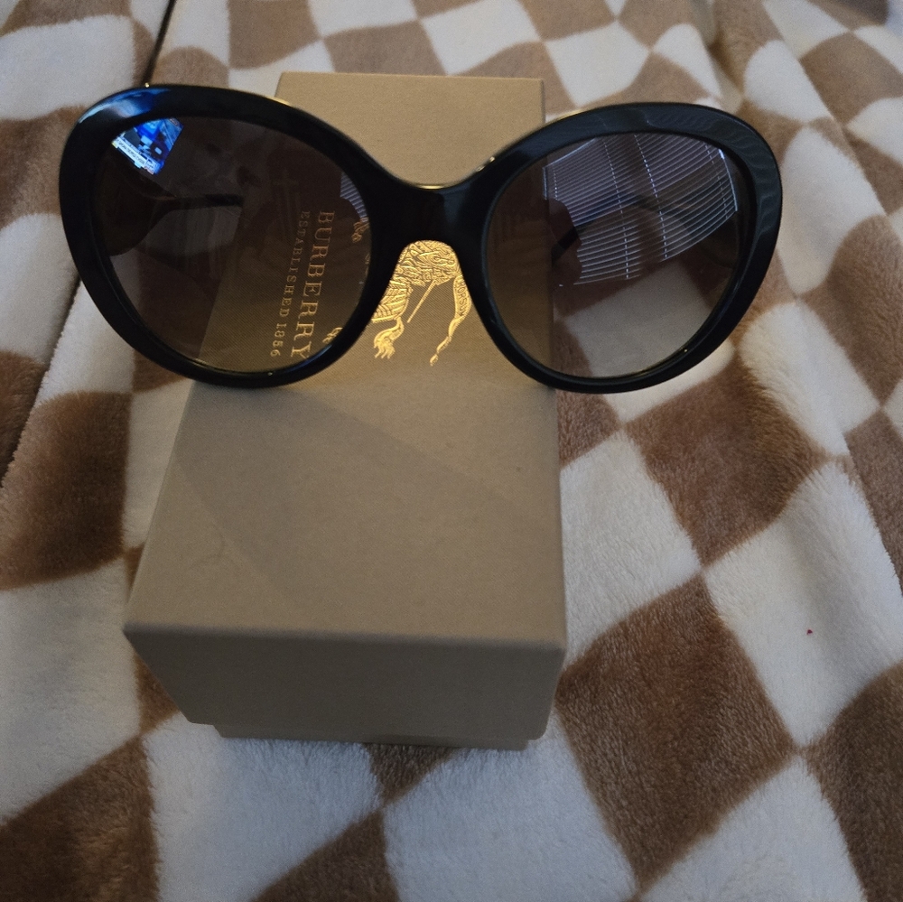 Burberry sunglasses with metal gold sides
